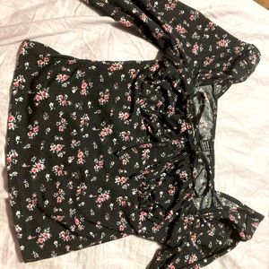 Black Cropped Floral Long sleeve